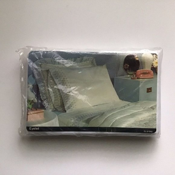 Vintage White and Blue Eyelet Percale Pillowcases Standard Pair New in Package